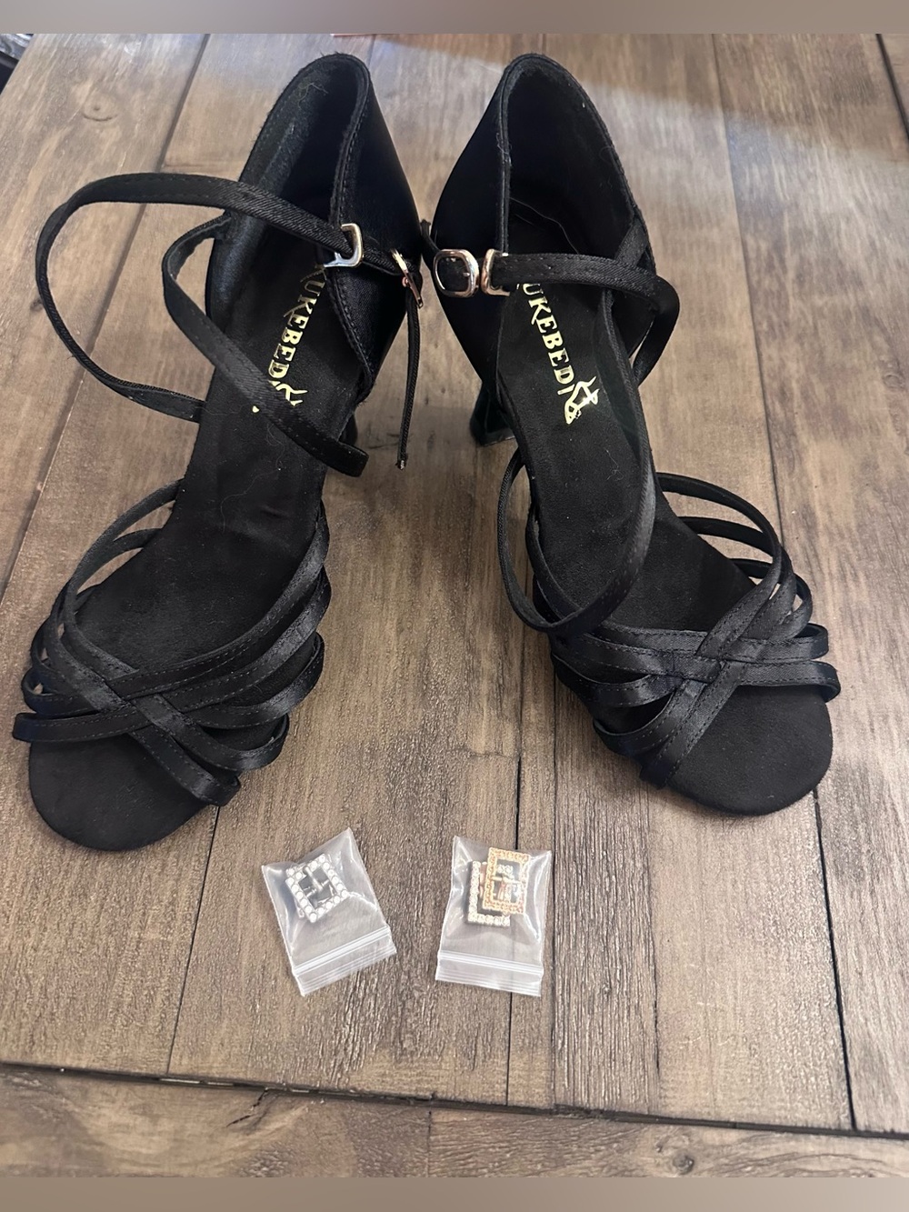 Ladies, Latin black satin dance shoe
Size 6